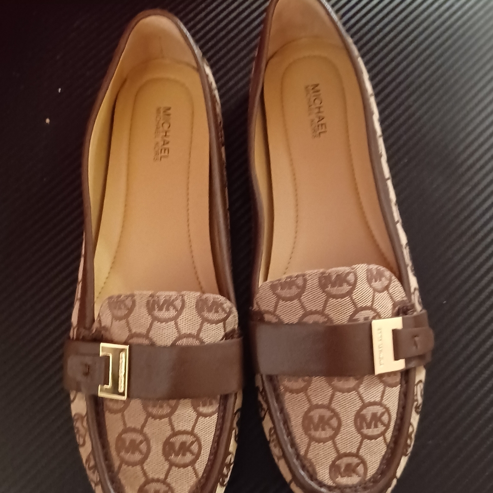 Michael Kors brown and tan shoes perfect condition size 9